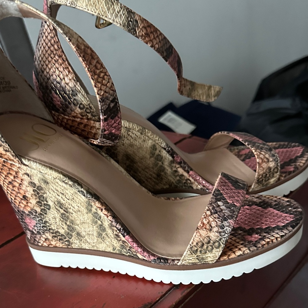 Jennifer Lopez Pink and Tan Snakeskin Wedges